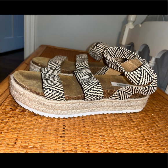 Steve Madden Platform Wedge - Picture 2 of 4